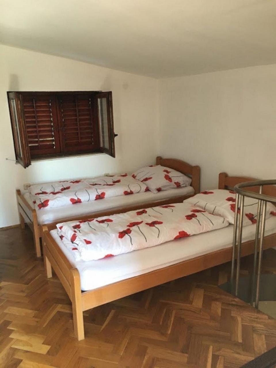 Apartments Andy ซูโกชัน ภายนอก รูปภาพ